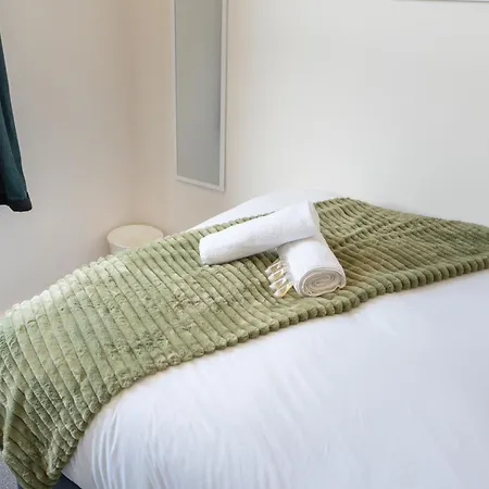 Luxury Group Stay, Parking, Near Station Apartment Leeds (West Yorkshire)
