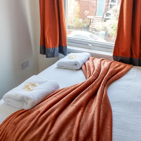 Apartment Luxury Group Stay, Parking, Near Station *