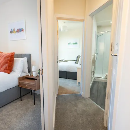 Apartment Luxury Group Stay, Parking, Near Station *