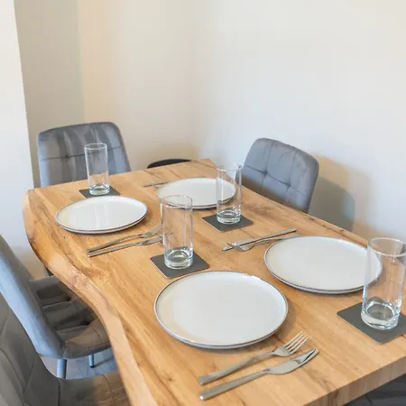 Luxury Group Stay, Parking, Near Station Leeds (West Yorkshire)