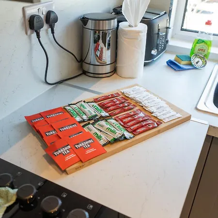 Apartment Luxury Group Stay, Parking, Near Station *